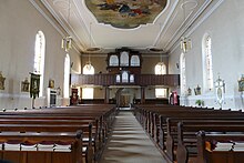 Vue de la nef vers la tribune d'orgue