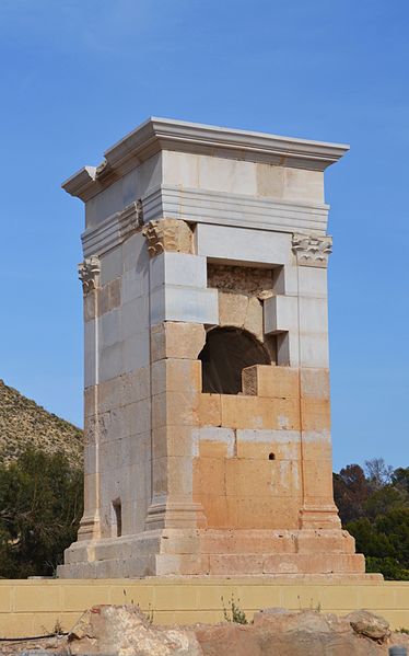 File:Mausoleu de la torre de sant Josep, la Vila Joiosa.jpg