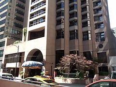 Hotel Metropolitan Vancouver.jpg