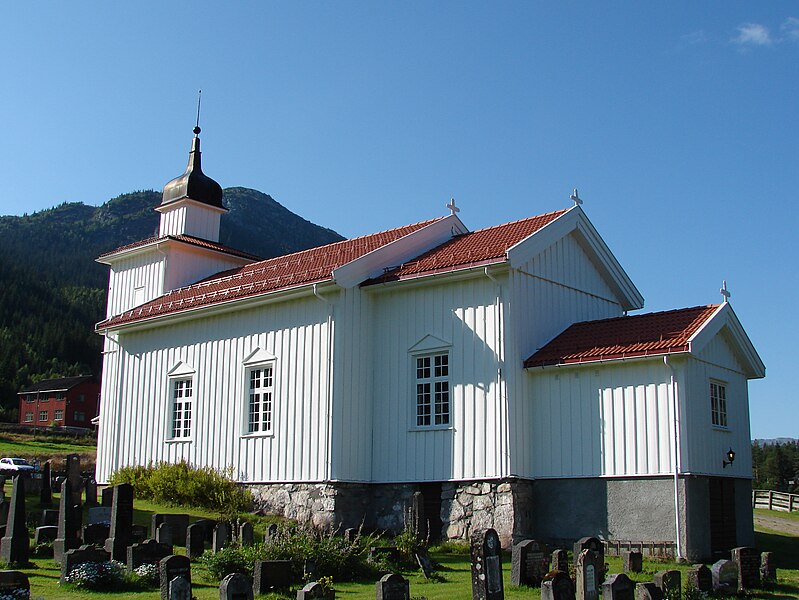 File:Mo Kyrkje.JPG