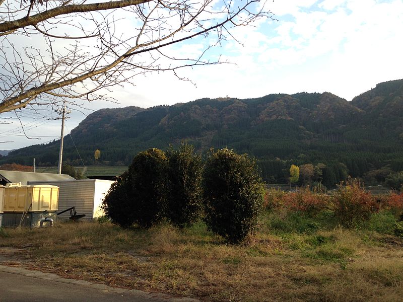 File:Mount Haneyama from Mikazukinotaki Onsen Golf Park.JPG