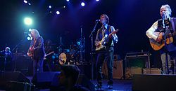 Mudcrutch, performing in June 2016 Mudcrutch, June 2016.jpg