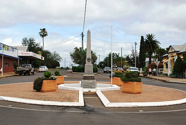 Mundubbera War Memorial, 2008