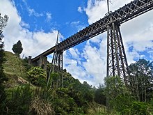 NZR 130 m uzunlikdagi 35 m balandlikdagi Waiteti temir yo'l Viaduct 1889.jpg