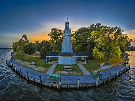 Neenah Lighthouse