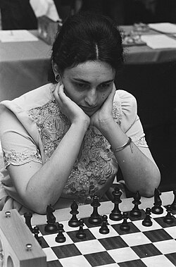 Maia Csiburdanidze (1986)