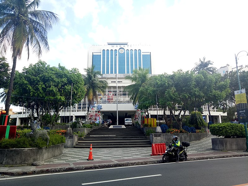 File:Old and new Makati City Hall.jpg