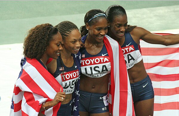 Richards-Ross with the U.S. relay team at the 2007 Osaka World Championships