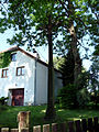 Čeština: Kříž u čp. 7 ve vsi Ovesné v okrese Prachatice, Jihočeský kraj, část obce Chroboly. English: Wayside cross at house No 7 in the village of Ovesné, Prachatice District, South Bohemian Region, Czech Republic.