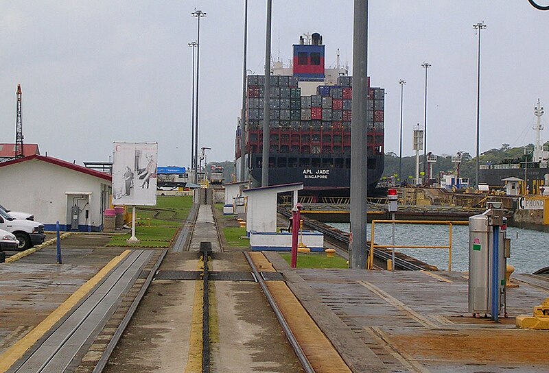 File:Panama Canal - Container Ship "APL Jade" (5693424294).jpg