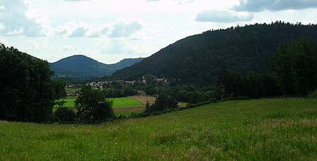 Extrémité ouest de la commune, le hameau de Vanémont vu de la route du "Haut de la Côte".