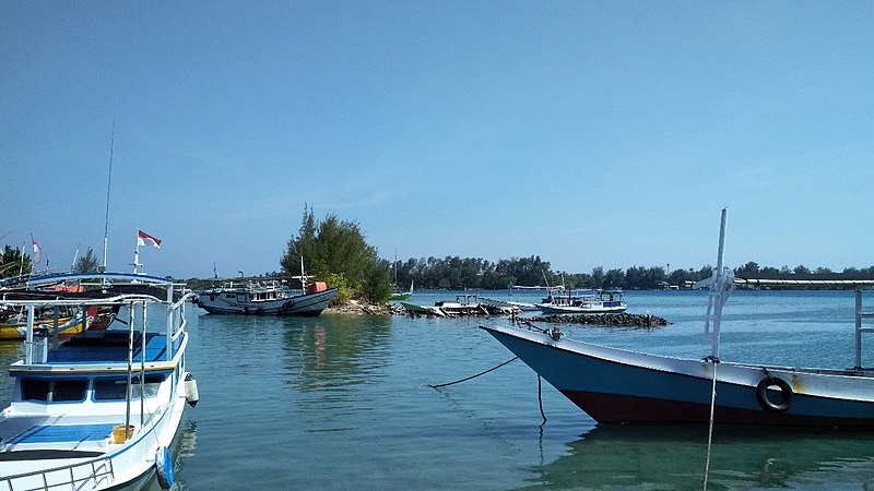 File:Perahu Nelayan di Pelabuhan Karimunjawa.jpg