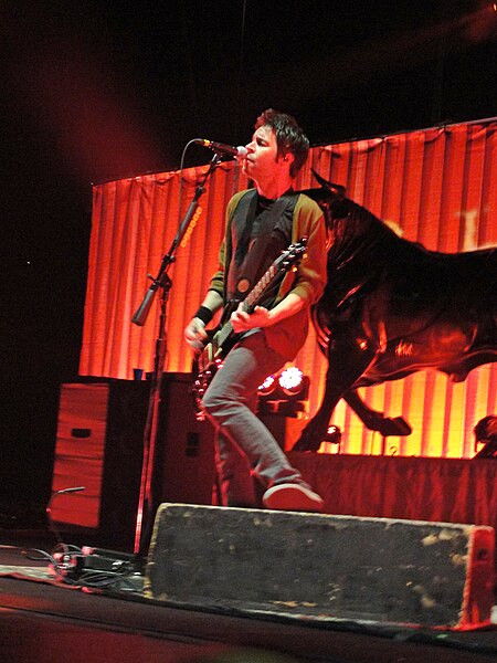 File:Pete of Chevelle Live at the Carnival of Madness 2012.JPG