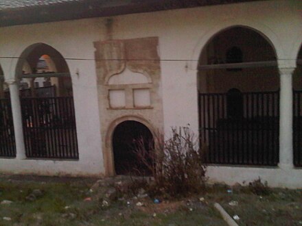 Southern part of the King mosque Pjesa balllore e xhamise Mbret ne Berat.jpg