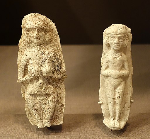 Plaques with nude females, Tell Asmar, baked clay, (left) city wall area, Isin-Larsa period, 2000-1800 BC, (right) Ishchali, 2000-1600 BC - Oriental Institute Museum, University of Chicago - DSC07297