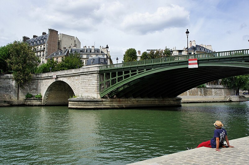 File:Pont de Sully, Paris August 13, 2013.jpg