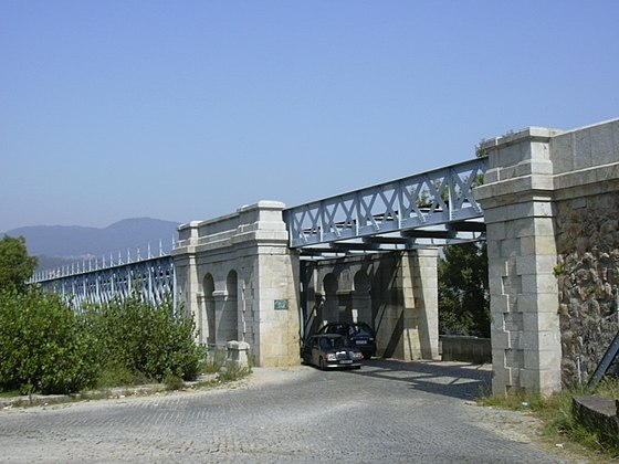 Ponte sobre o Rio Miño na fronteira entre España e Portugal (Tui e Valença do Minho)
