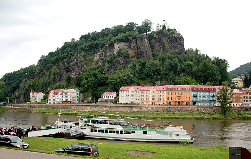 File:Poseidon Labe Děčín 2012 1.jpg