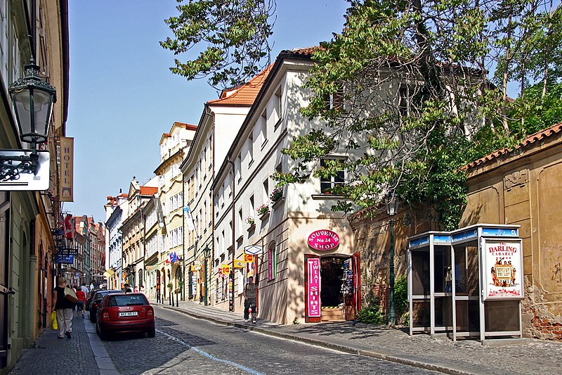 File:Prag-6670-Nerudova-2008-gje.jpg