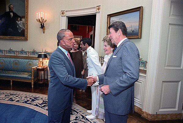 Cohn with President Ronald Reagan and Nancy Reagan at the White House in 1982