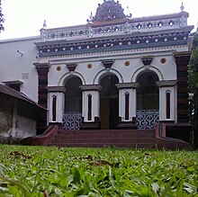 The zamindar palace of the Syed Alam family of Rajganj. Rajgonj Mia Bari.jpg