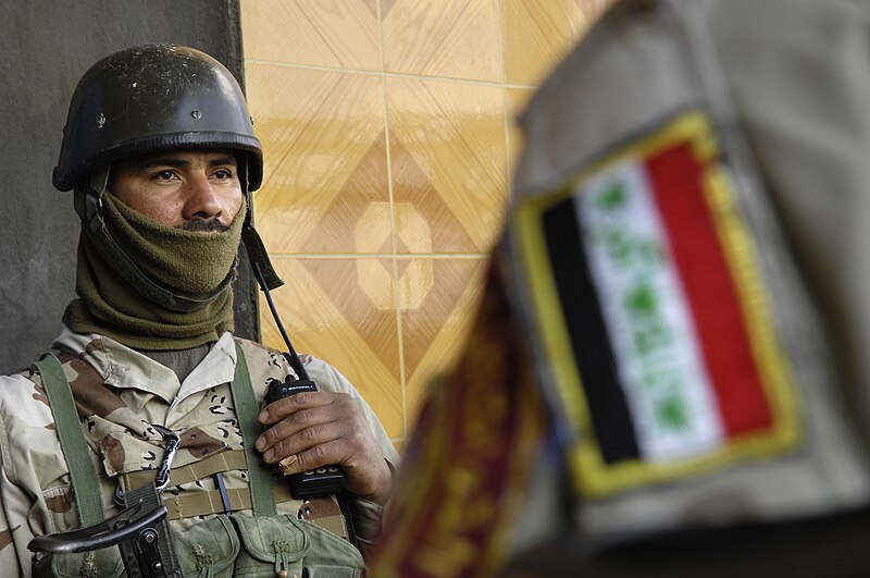 File:Raqi army soldiers stand outside an Iraqi army compound in Buhriz.jpg