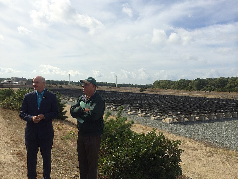 File:Regional Administrator Curt Spalding and Congressman Bill Keating at Solar Installation (15164357338).jpg