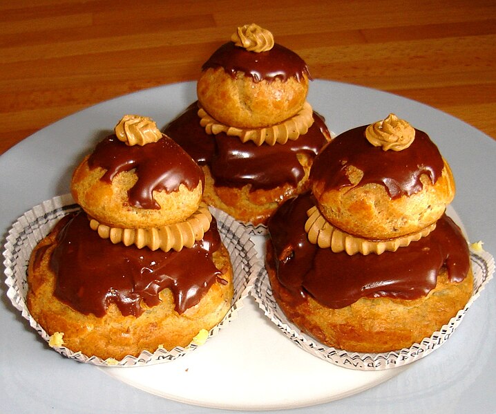 File:Religieuses au chocolat.jpg