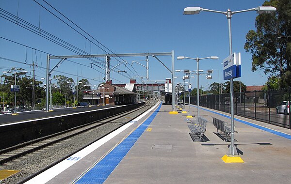 Eastbound view in January 2009 from new Platform 3, before the addition of Platform 4 to the right