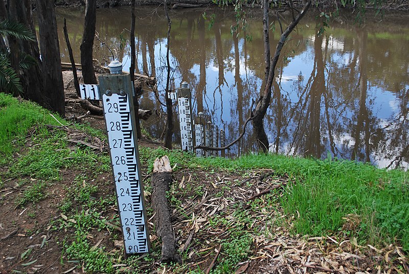 File:Rochester Flood Markers.JPG