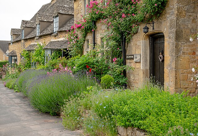 Row houses of Cotswold stone in Broadway
