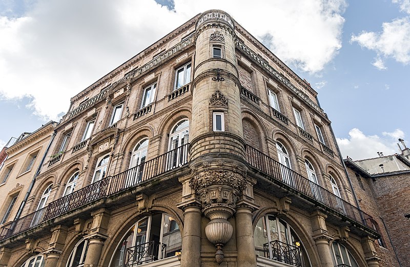 File:Rue Baronie (Toulouse)- Immeuble au N° 5 style néo-Renaissance.jpg