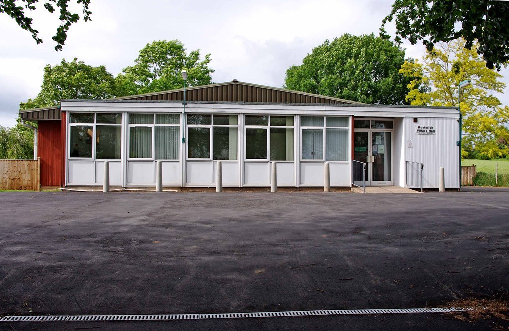 Small picture of Rushwick Village Hall courtesy of Wikimedia Commons contributors