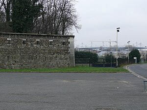 SAINT-DENIS-Fort de l'Est, Lycée Suger i Stade de France.JPG