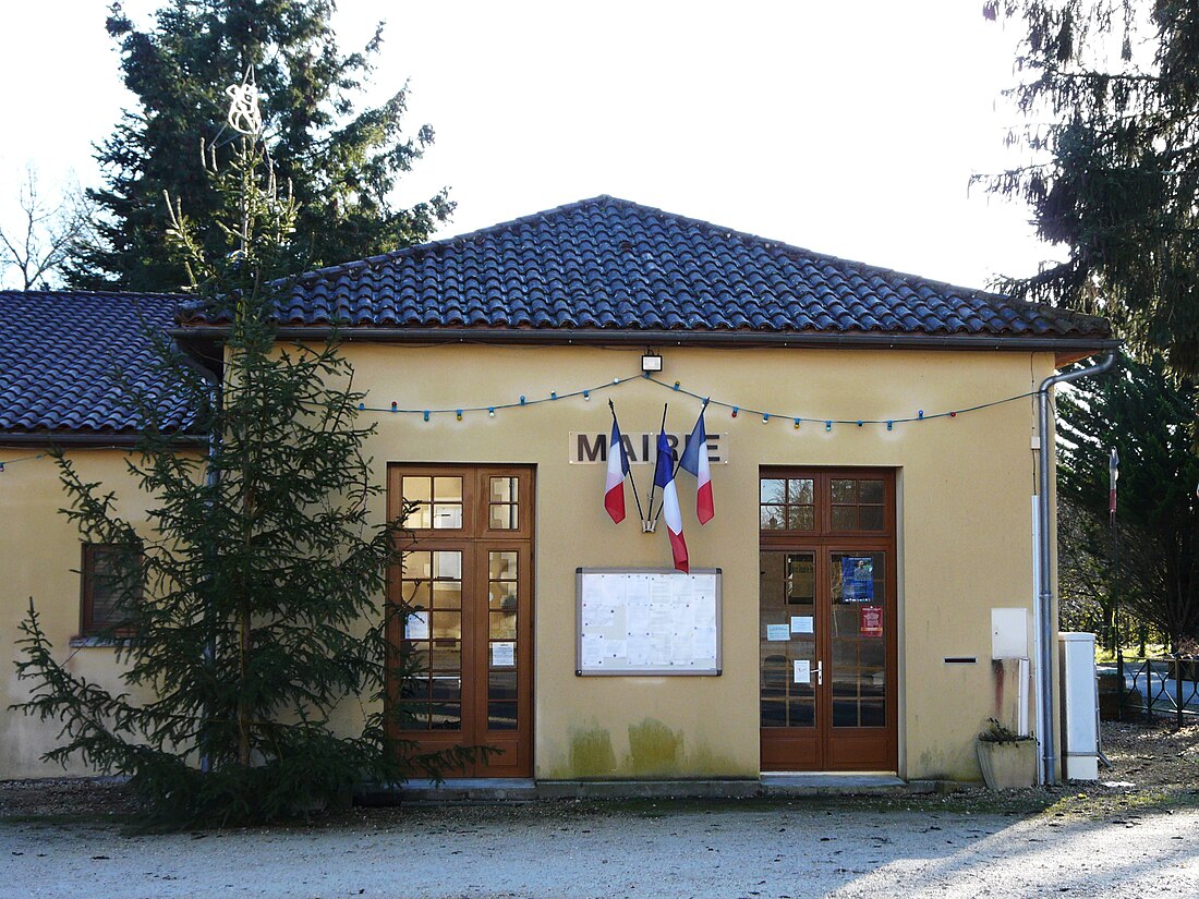 File:Saint-Amand-de-Vergt mairie.JPG