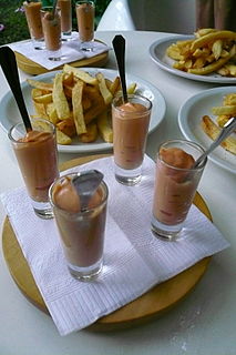 <span class="mw-page-title-main">Salsa golf</span> Cold sauce of mayonnaise and tomatoes