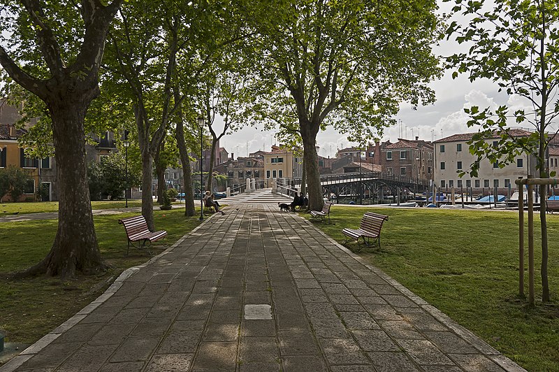 File:San Pietro di Castello (il campo).jpg