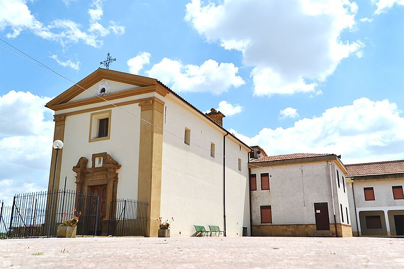 File:Santuario Maria SS. della Cava, Pietraperzia.jpg