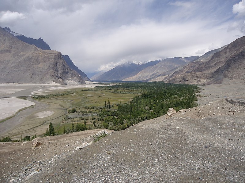 File:Shighar Valley Skardu.JPG