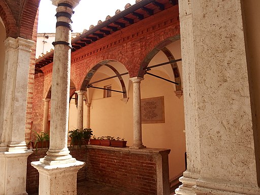 Portici e loggiati del Santuario di Santa Caterina in Fontebranda