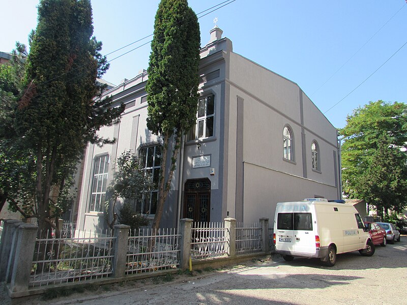 File:Sinagoga Gah din Suceava17.jpg