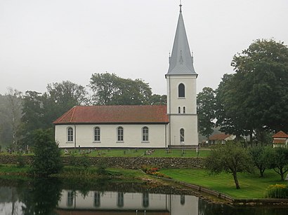 Vägbeskrivningar till Skällinge kyrka med kollektivtrafik