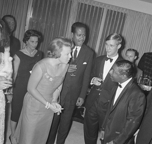 File:Soiree de Bonne Volonte 1963 in Hilton Hotel te Amsterdam, Bestanddeelnr 915-7285.jpg