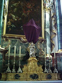 An altar cross veiled during Holy Week StMartin43-53.JPG