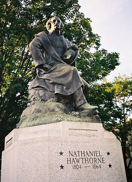 File:Statue Hawthorne à Salem.jpg