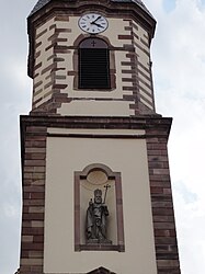 Le clocher avec la statuette de Saint-Nicolas