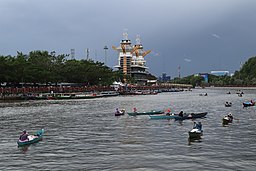 Sungai Martapura dan Jukung.JPG
