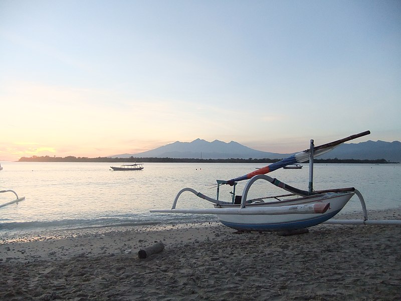 File:Sunrise Gili Trawangan 1.JPG