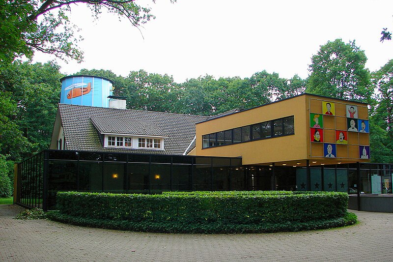 File:Suske en Wiske Museum in Kalmthout, Belgium.jpg