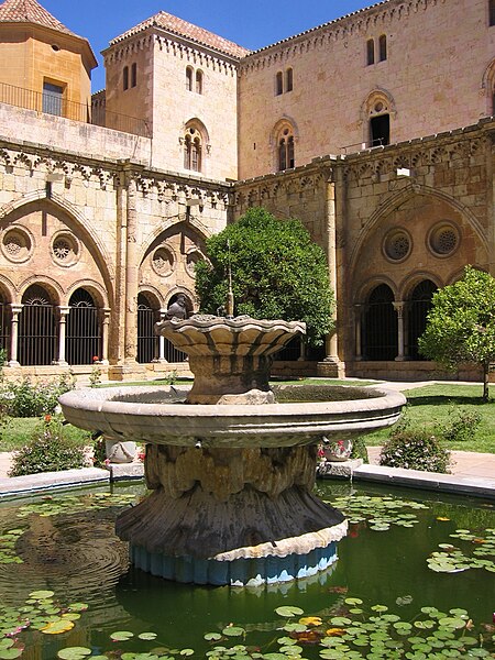 File:Tarragona Cathedral 706.jpg